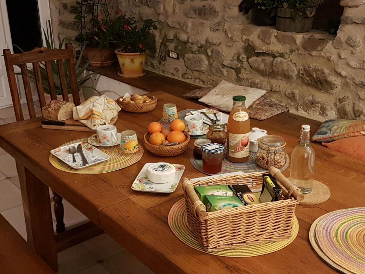 Bed and Breakfast L'Attrape Reve Saint-Vincent-de-Barres Exterior foto